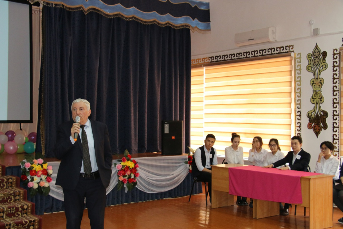 В Атырау школьники благодаря интеллектуальной викторине расширили кругозор о деятельности Ассамблеи