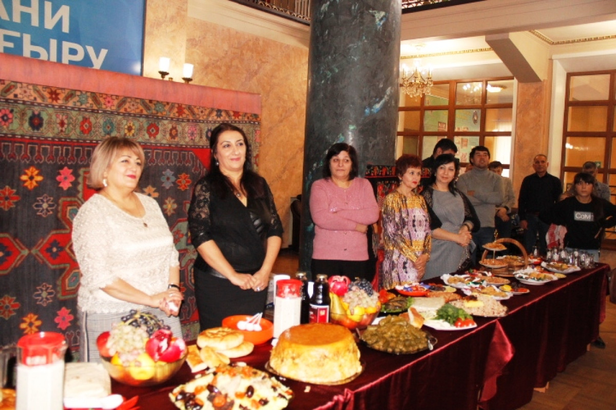 День национальной кухни азербайджанского народа отметили в Доме дружбы