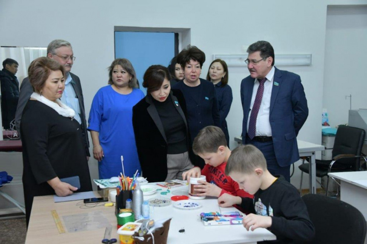 Депутат Еділ Мамытбеков ерекше балалардың мәселелерін көтереді