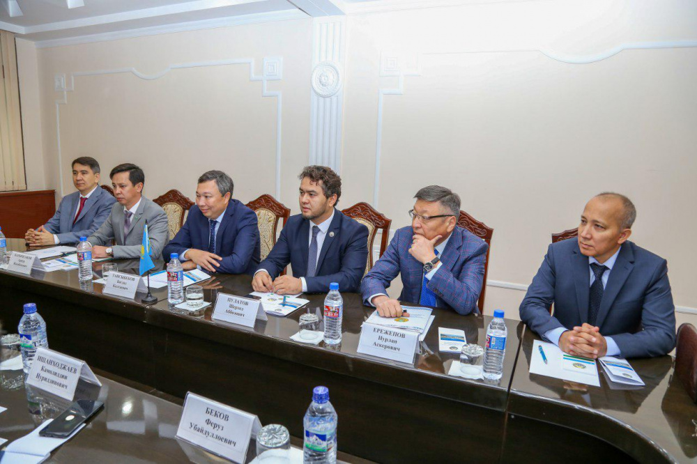 Казахстан и Узбекистан договорились совместно работать с редкими книгами и архивными документами