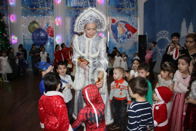 В Кызылорде АНК подарила детям новогодний праздник