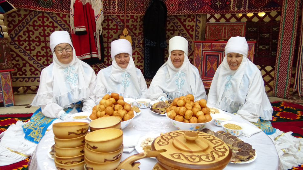 В Актау этнокультурные объединения соревновались в демонстрации традиции казахского народа